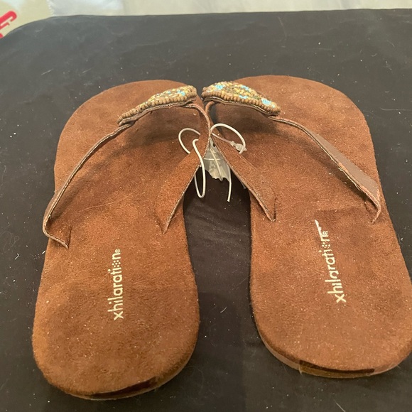 Xhilaration Brown Thong Sandals Size 7 NWT - Picture 3 of 9